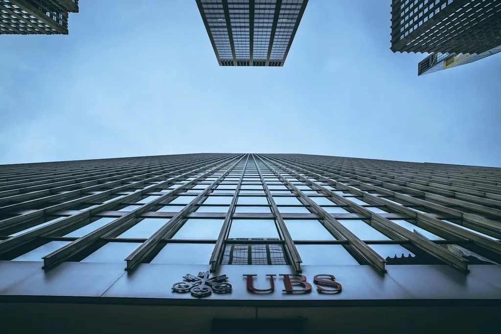 Venduti 16 milioni di azioni UBS da un investitore istituzionale: quali strategie adottare?