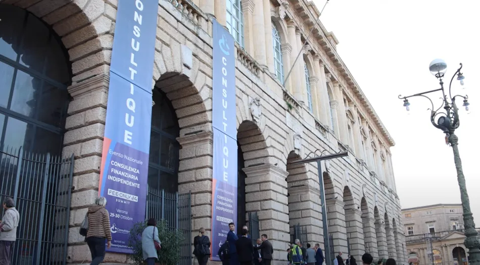 Summit Fee-Only, Mainò: 