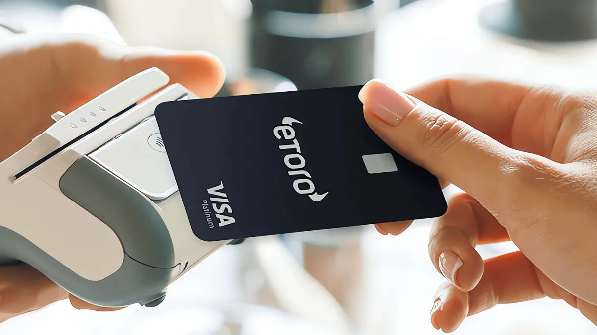 eToro: come utilizzare la carta di debito per investire mentre fai acquisti