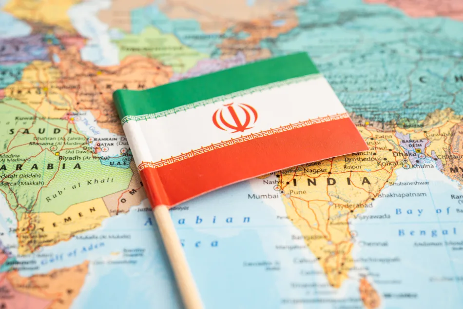 Petrolio: previsioni nei 3 scenari del conflitto tra Israele e Iran