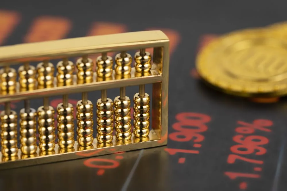 Oro: il costo supera i 3.300 $, le dispute commerciali rimangono intense
