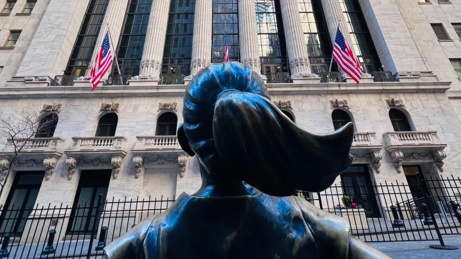 Wall Street: gli investitori colgono l’occasione delle flessioni in attesa dei tagli della Fed