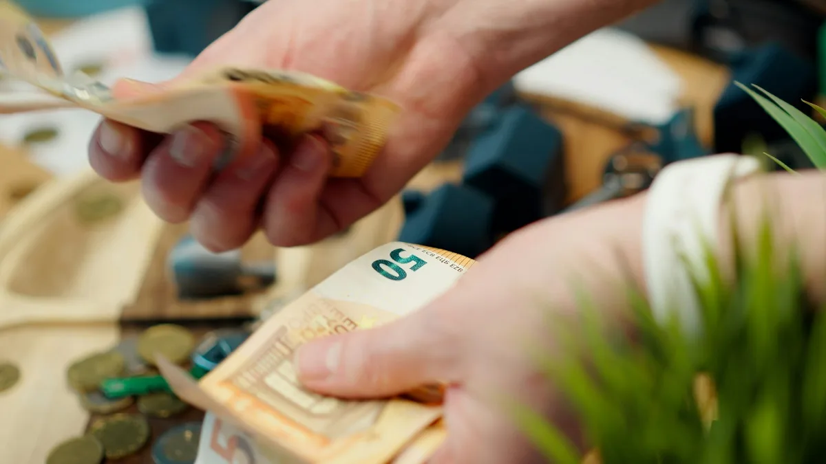 Quanto si guadagna in Italia? Le professioni con gli stipendi più alti