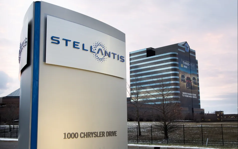 Stellantis abbandona il progetto idrogeno: calo in Borsa per il titolo