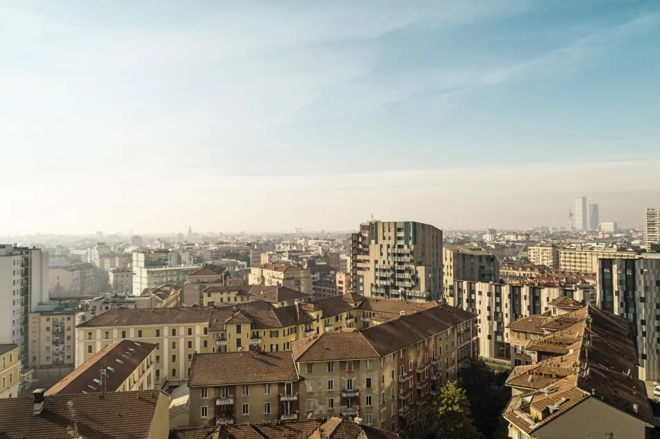 Settore Immobiliare Residenziale: Milano Rimane la Guida Principale Ma Mostra Segni di Rallentamento