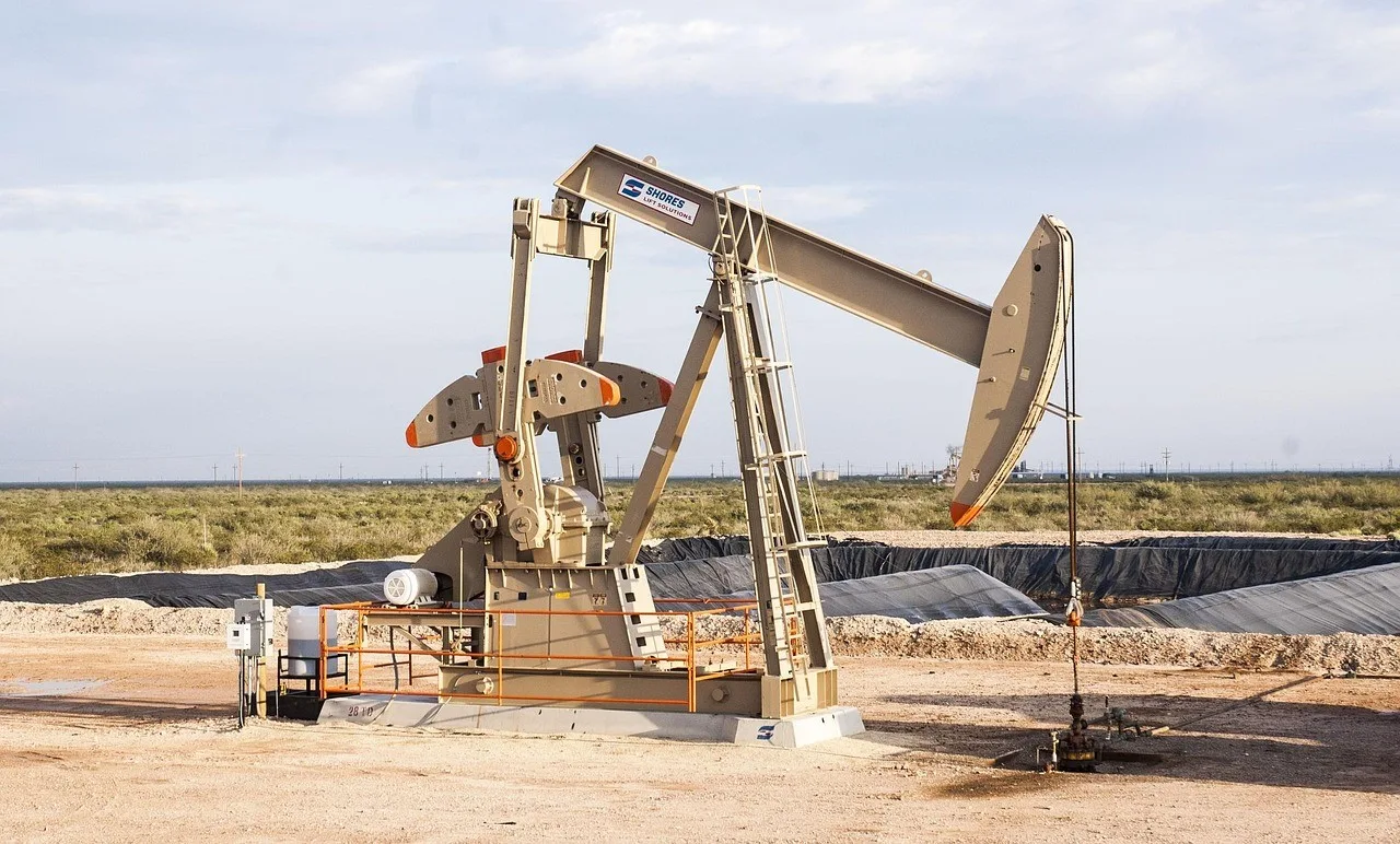 Petrolio: secondo l’AIE la crescita della domanda potrebbe rallentare entro il 2025