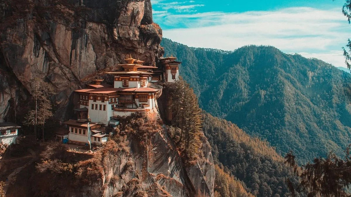 Il Bhutan inaugura i pagamenti in criptovalute per il settore turistico